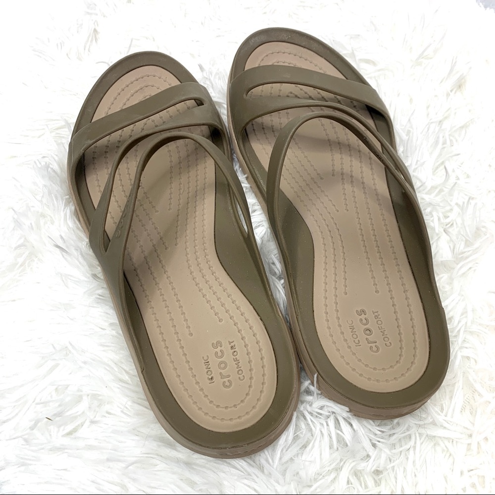 Crocs comfort sandals Size 7 Tan